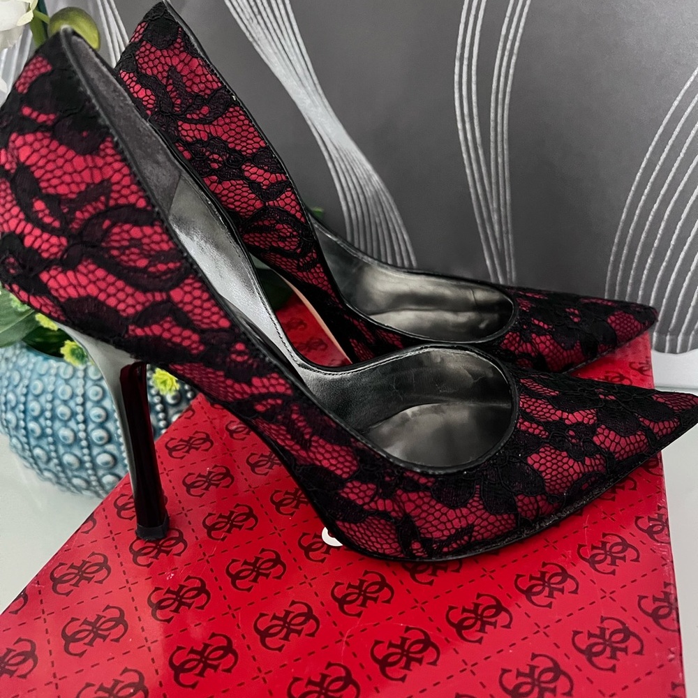 Guess Elegant Black and Red Lace Heels